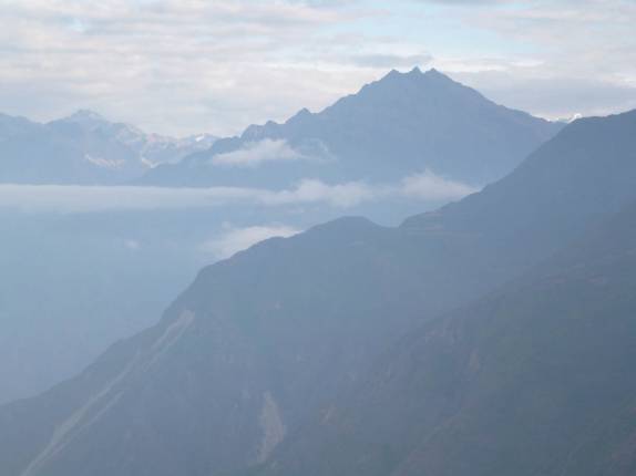 As montanhas que separam as ruínas de Choquequirao, no Peru, do mundo exterior